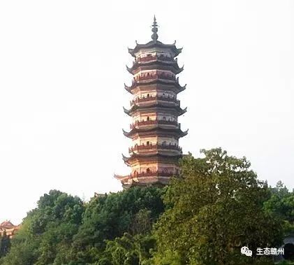 宁都水口塔始建于明代公元1592年,由知县莫应奎兴建的,塔身八面重檐