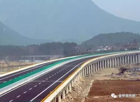 临金高速即临安至金华高速公路,连接杭徽,杭(杭州)新(新安江)景