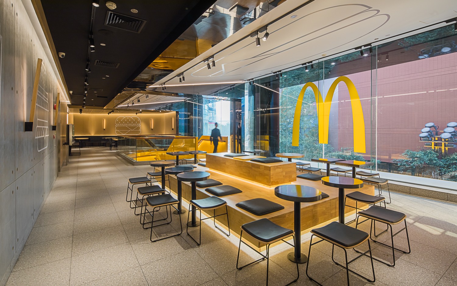 麦当劳庆祝“528国际汉堡日” 可赢取“吃堡自由金”_深圳新闻网