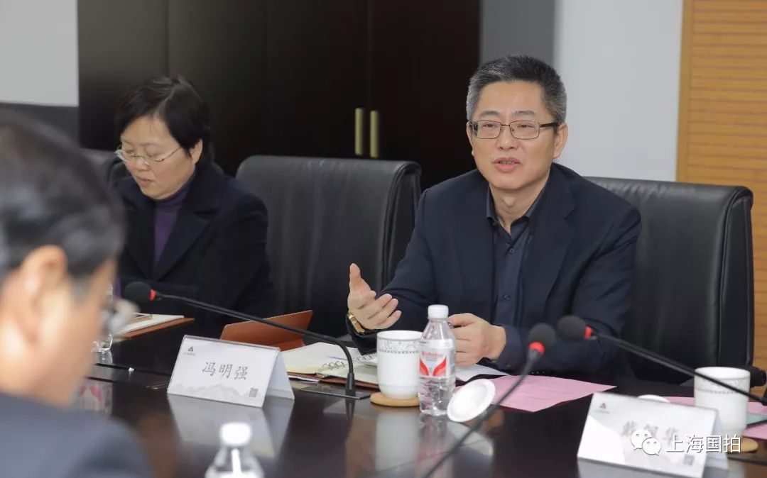 冯明强总裁代表公司对市,区,街道三级工商系统对国拍长久以来的支持