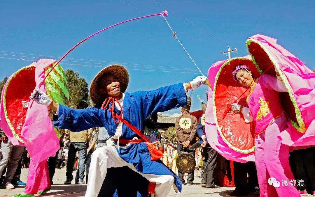 下图为现今的密祉花灯 上图为牛街乡彝族跳菜(拍摄年代约70,80年代,县