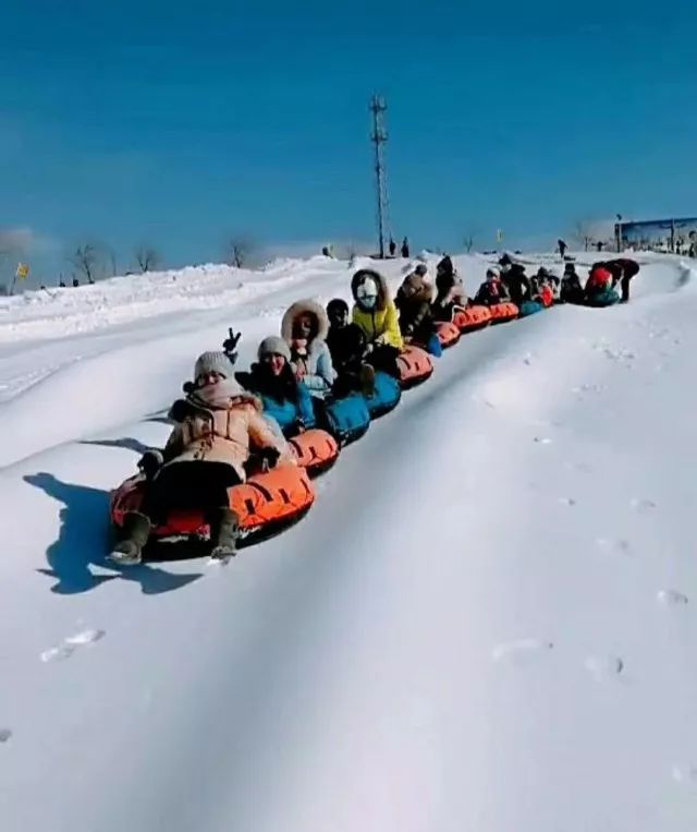 东营桃花岛滑雪场图片