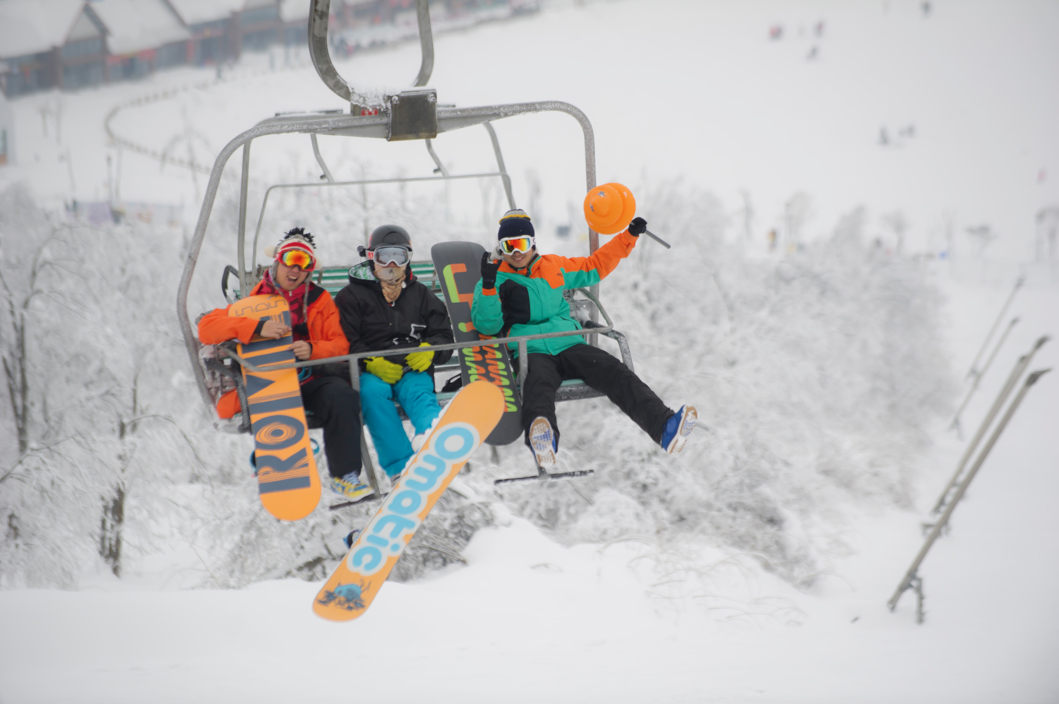 西岭滑雪冬令营启动,臻雪之旅带孩子探索雪原