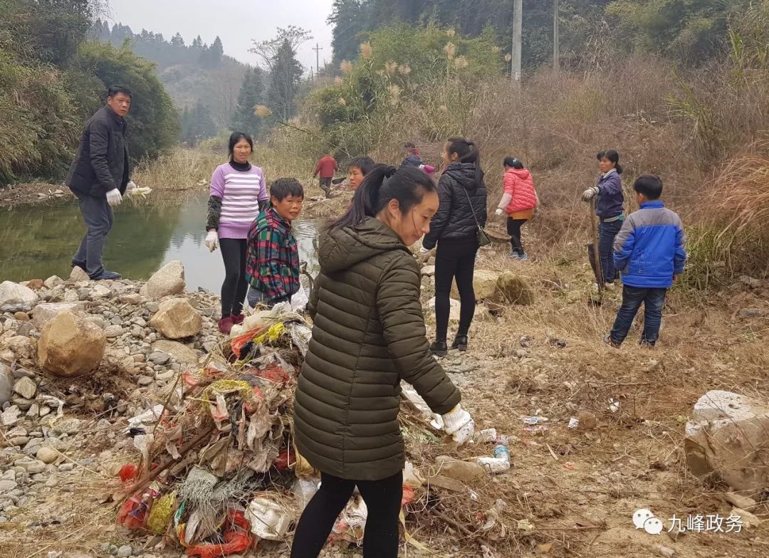 緊密聯繫政府中心工作,很好的貫徹落實了《九峰鎮河道水面垃圾漂浮物