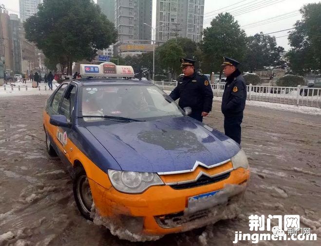 荆门市出租办相关负责人介绍,依照《巡游出租汽车经营服务管理规定》