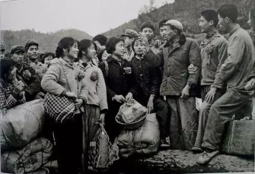 60年代您家要在当时有个五斗柜之类的"高端货,那绝对是土豪级存在!