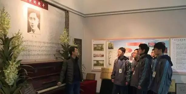 这位音乐家向嵊州捐赠54大箱子的珍藏其中有任光的遗物作品