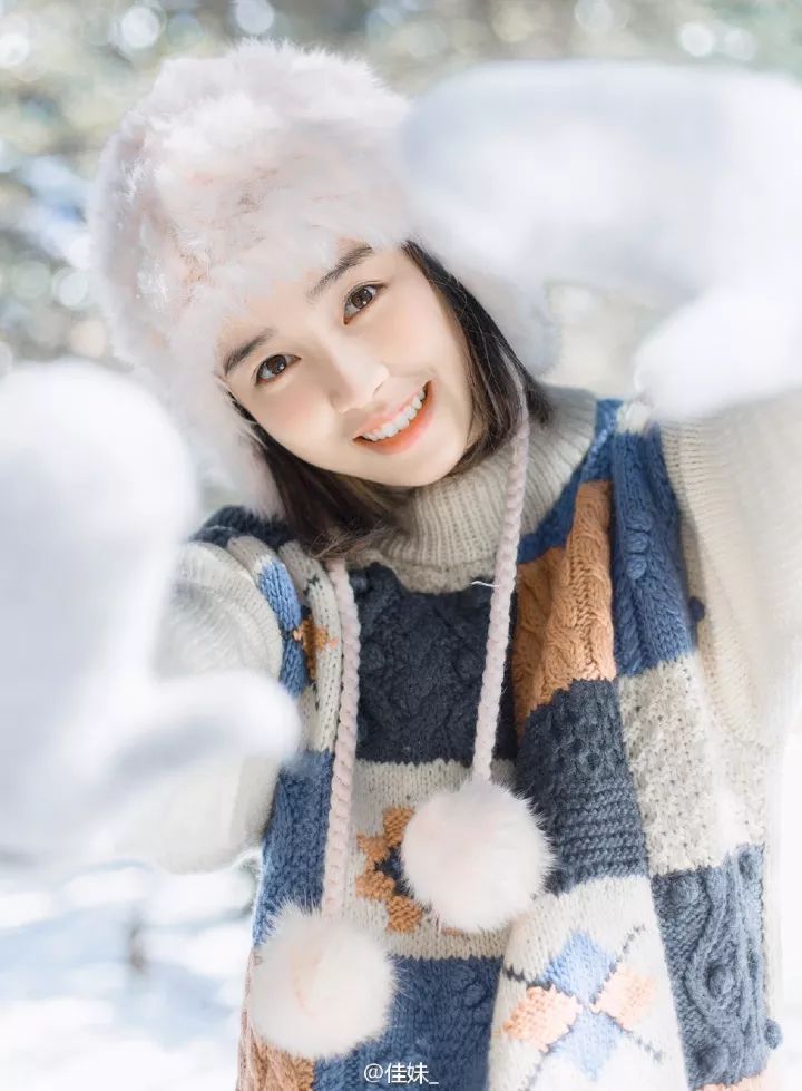 冬天啦下雪啦!10 个 pose 拍出雪地小仙女