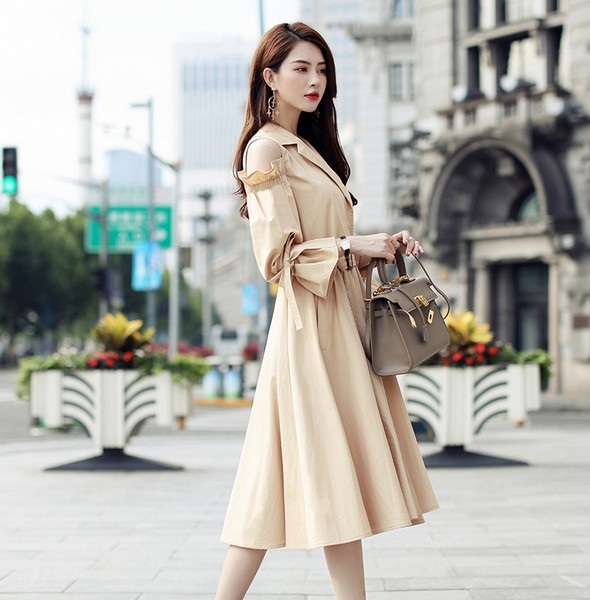 2018最流行的韩版风衣_丹比奴潮流穿搭|2018秋季最时髦的搭配：风衣+裙子,美爆了！(2)