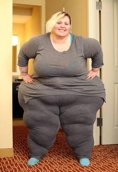 美国的胖子多是穷人而这位220公斤的超级胖妞却以身材为傲