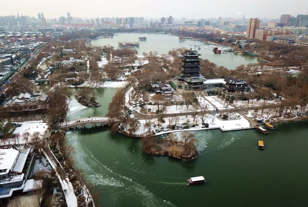 濟南驚現大面積爆冰雪帶來的不僅僅是這些美呆了