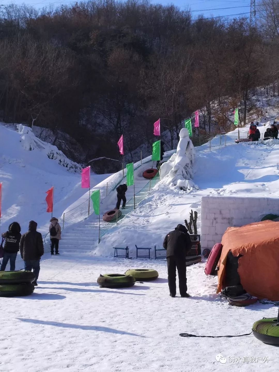 东风湖滑雪场营业时间图片