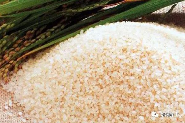 大米变黄是因为发霉了吗这样的大米还能吃吗