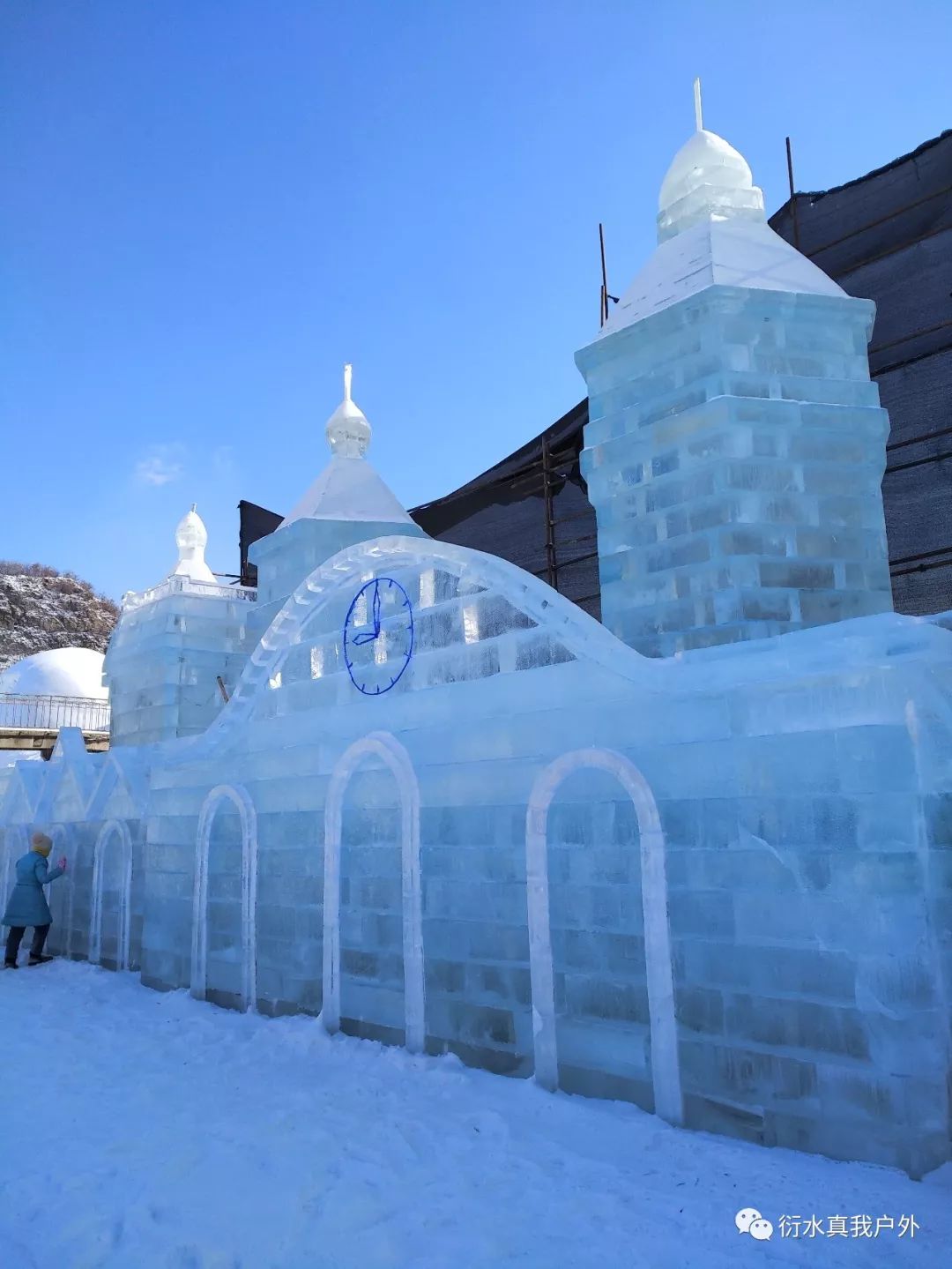 东风湖冰雪大世界图片