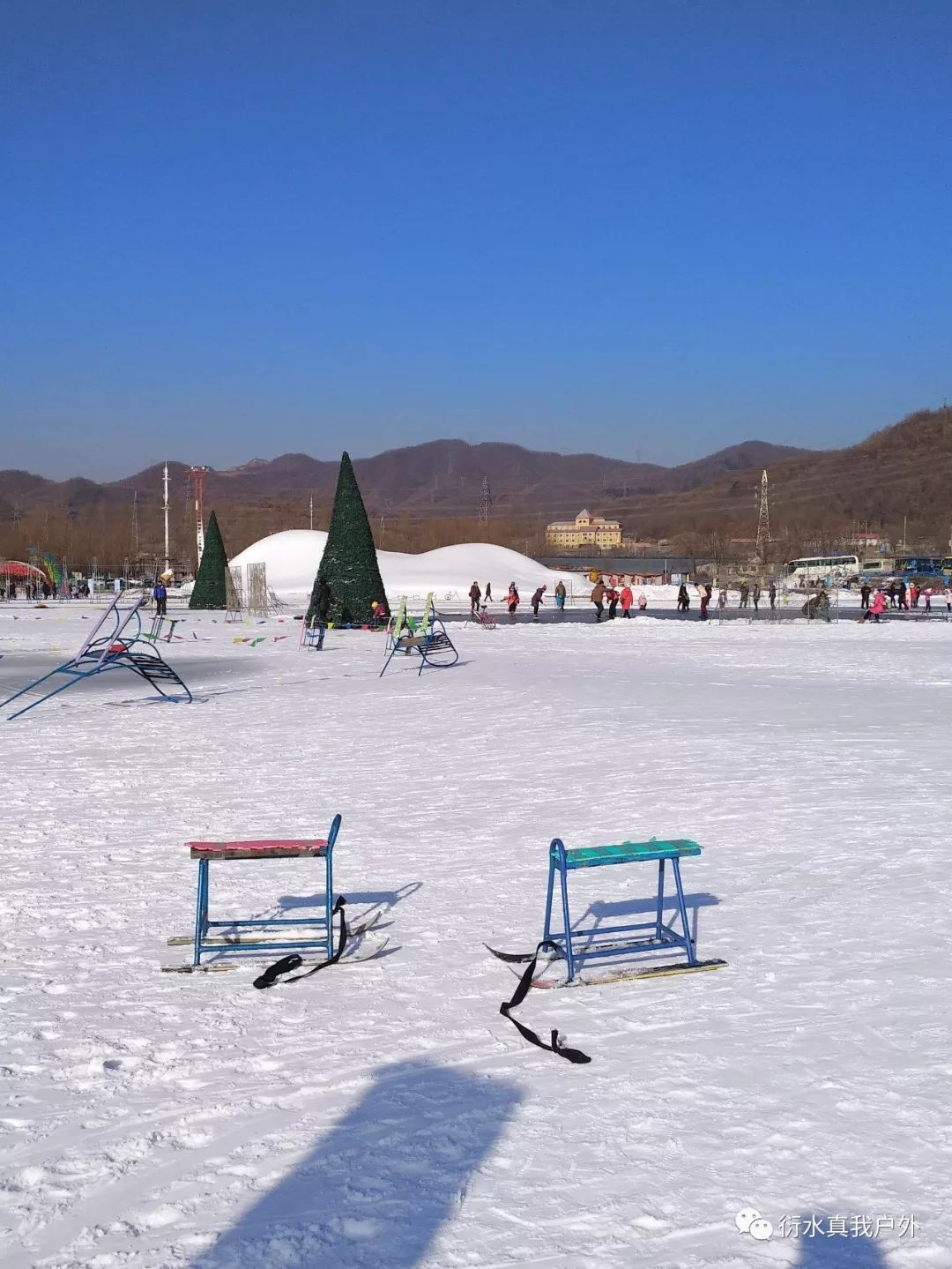 东风湖滑雪场 即日起天天可报名日场,夜场,白连夜场,够16张门票就可成