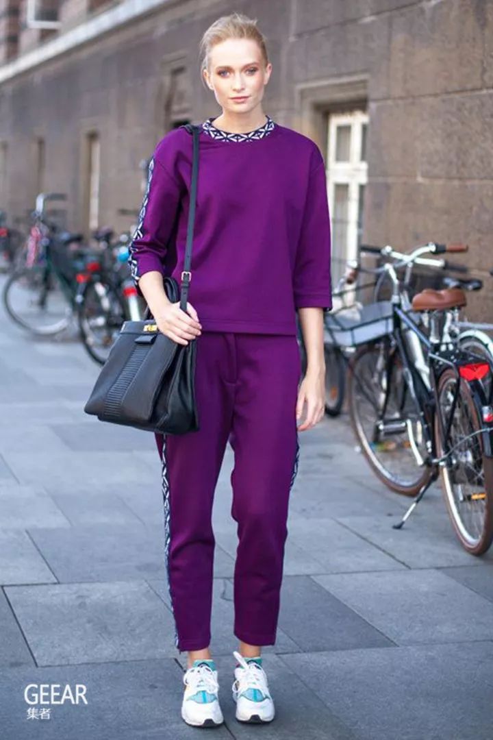 淡紫色裤子搭配上衣图图片