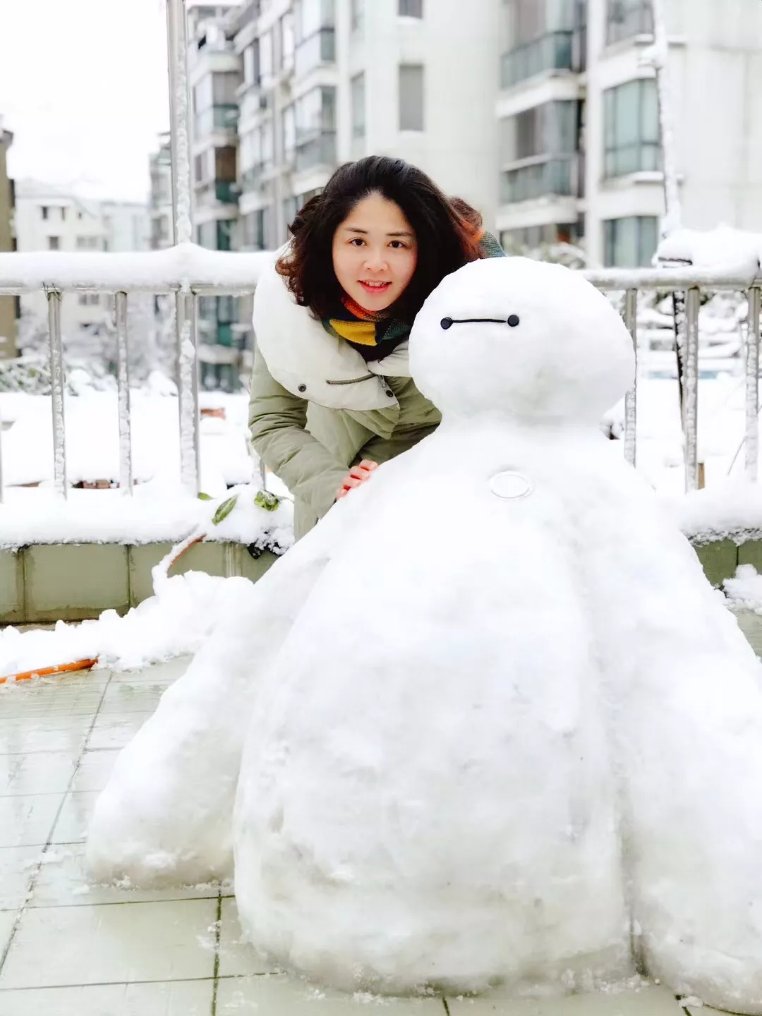 花式炫富,别人家的雪人都穿金戴银了!