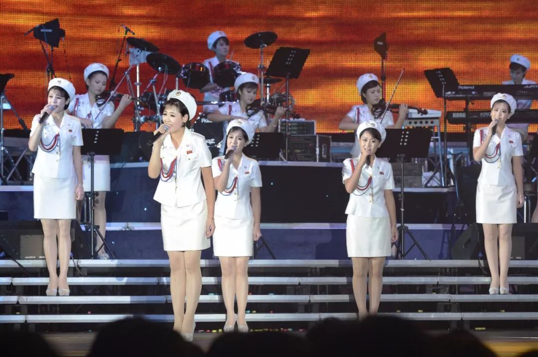 朝鲜歌舞团访华图片