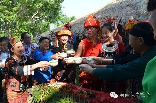 海南黎族古老娶亲习俗有人已经输在爬树上了