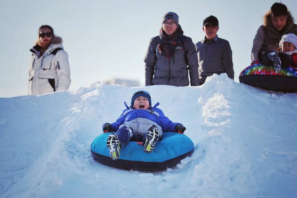 青岛国信冰雪乐园图片