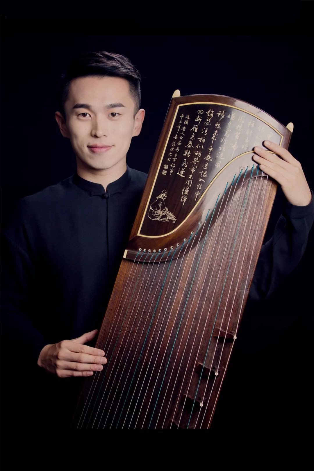 黄伟杰,中央音乐学院青年古筝演奏家,袁莎优秀弟子,2016年台湾nco器乐