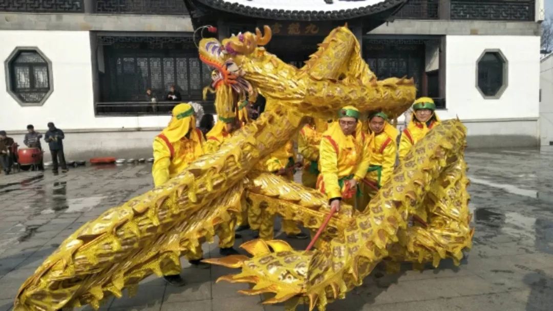 惊了!玉祁礼社舞龙队围了个中国龙出来,祝大家狗年吉祥!