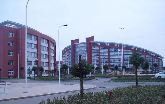 据了解,驻马店农业学校,技师学院,汝南幼儿师范学校,财经学校,市卫生