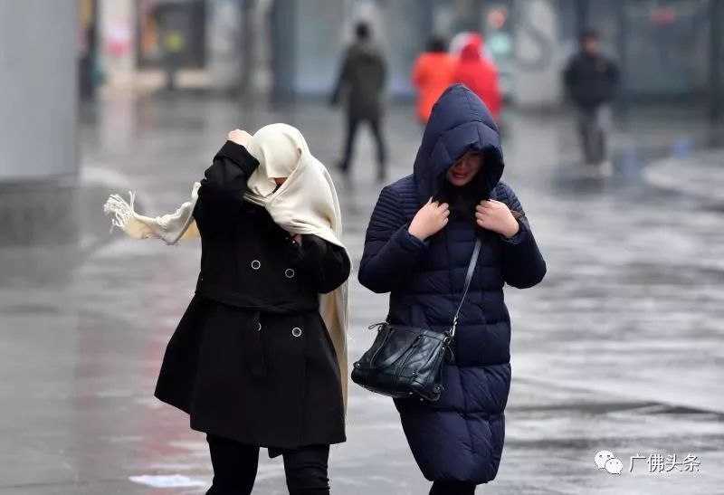 雷阵雨夹雪图片