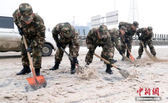 全国大范围遭低温冷冻和雪灾 直接经济