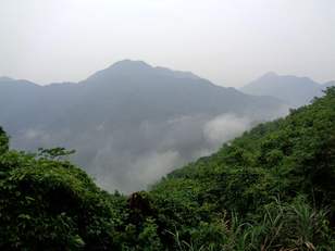 七峰山,七峰羅列,摩天最高,層巒疊嶂,氣勢壯觀