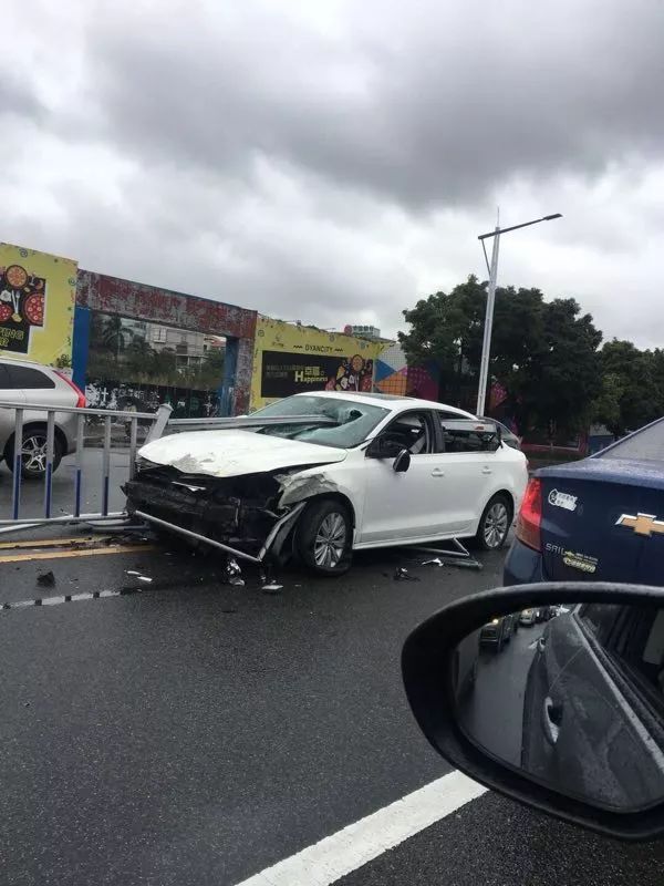 7·4东莞车祸事故图片