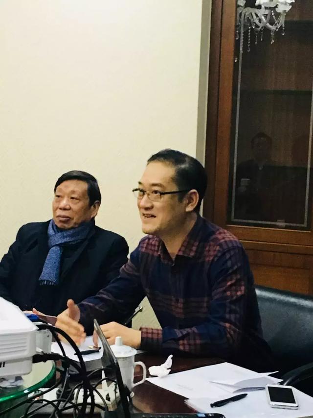 湖南商会党委书记谢新康同志发表了热情洋溢的讲话,高度赞扬了岳阳