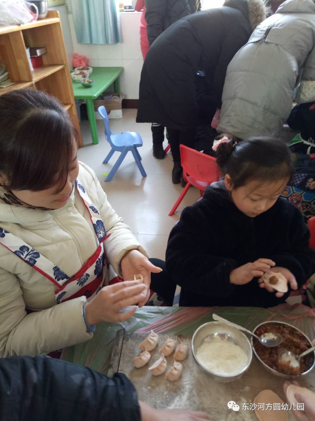 方圆幼儿园包饺子迎新年亲子活动完美收官!