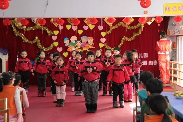 新童心雙語幼兒園,桃李街社區隔代家長學校聯合舉辦 