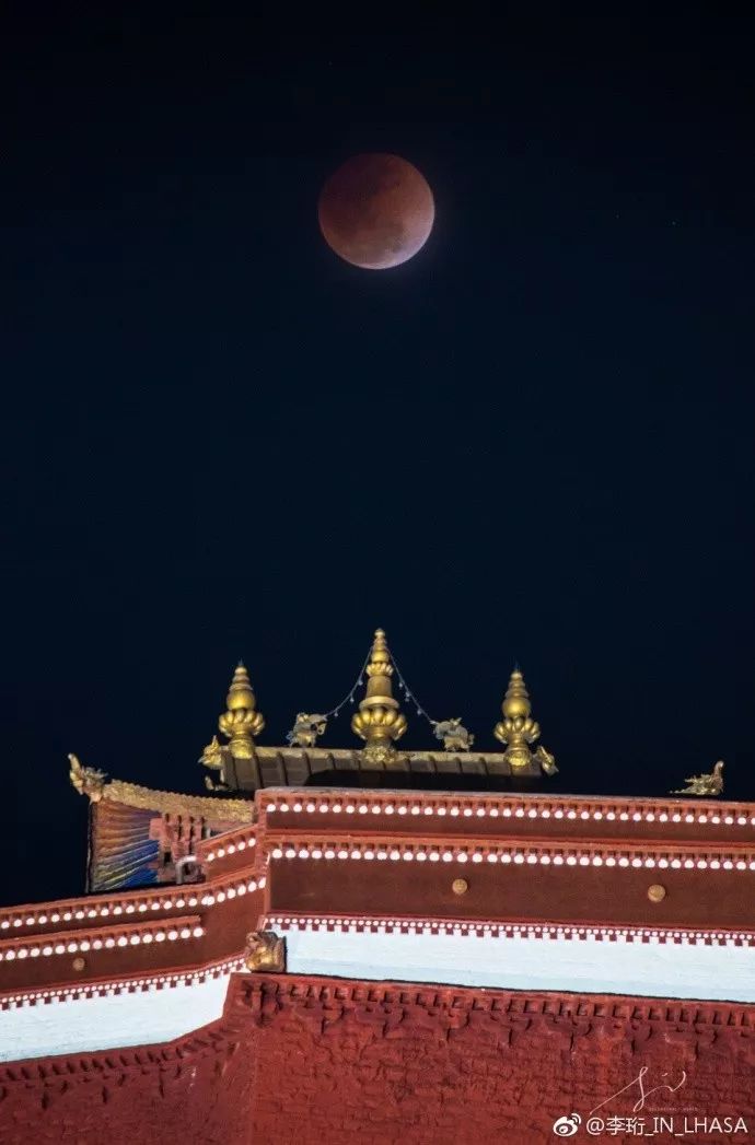 太震撼!在西藏拍到的超级月亮是这样的!