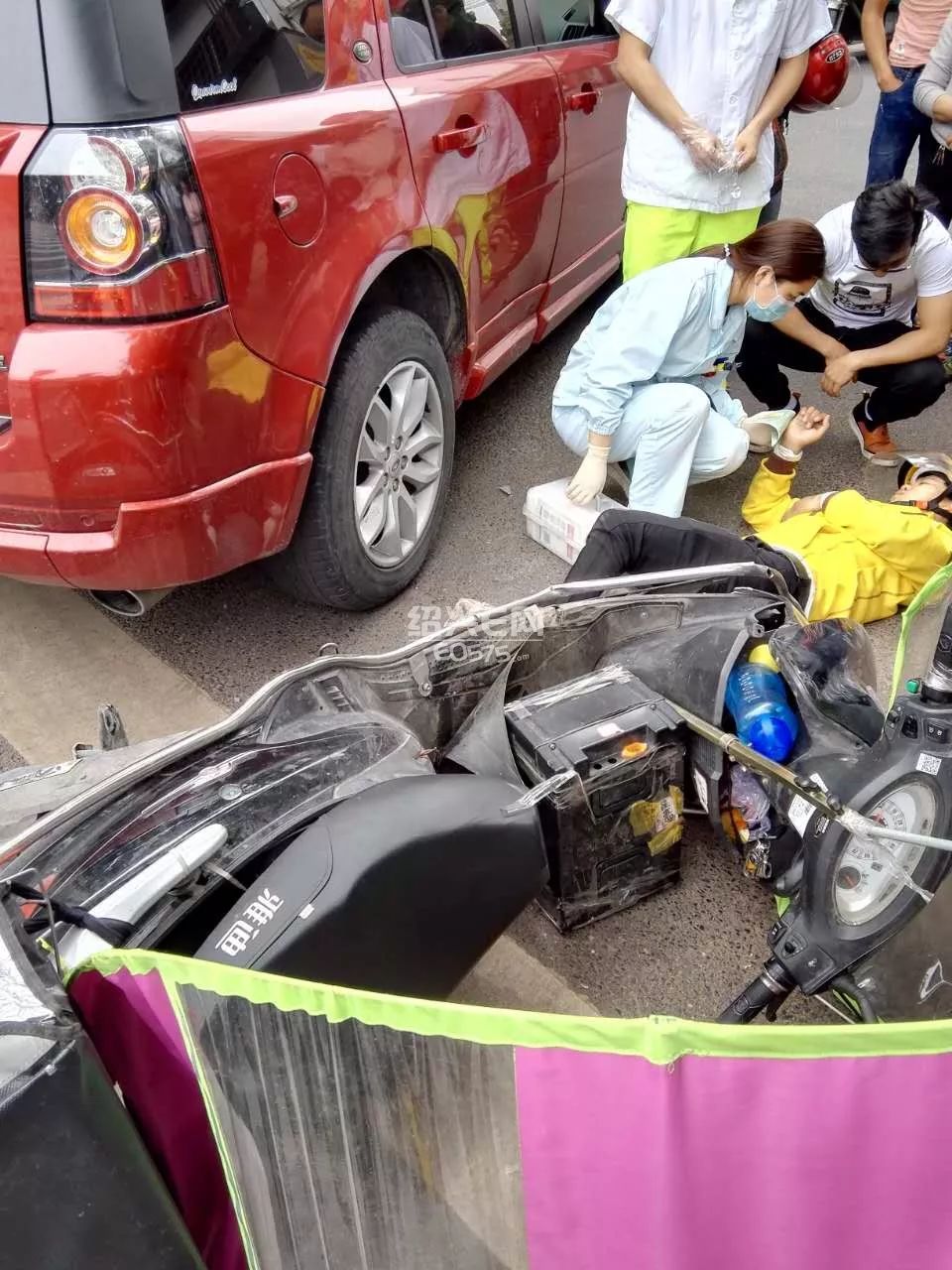 外卖骑手车祸图片图片