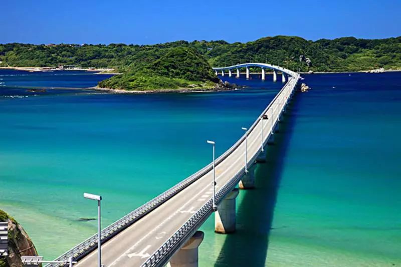 下關 shimonoseki 關門海峽北岸的一座城市. 這裡的海產品食物以新