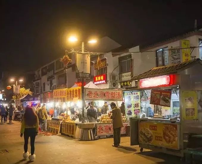 蘇州城的煙火氣,都在夜市的小吃裡