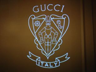 gucci logo的演变