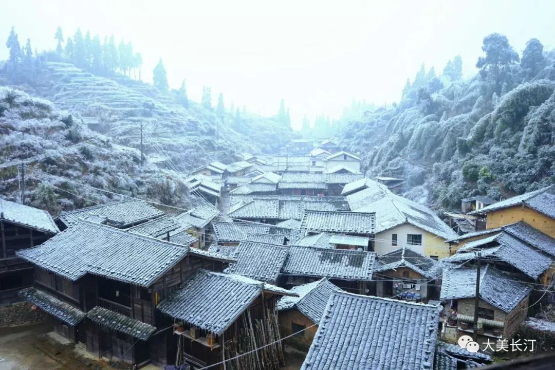 润雪兆丰年来古城镇丁屋岭看雪吧美如画