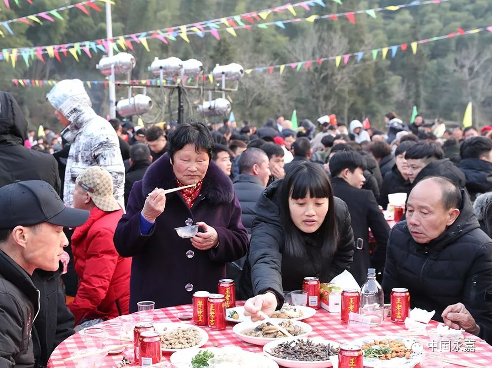 111桌宴席!永嘉这个小山村闹翻了天～隔着屏幕都能闻到香