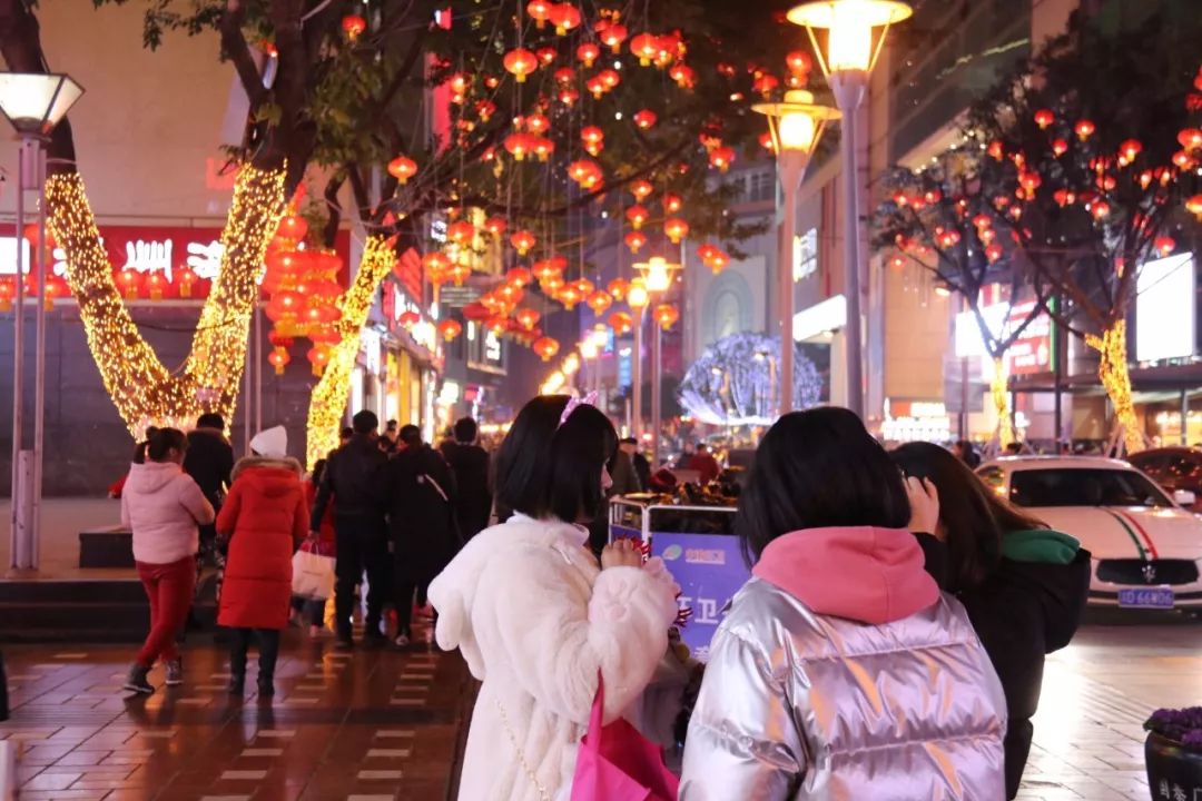 21:00后,重庆街头的这一幕让所有人都掏出了手机