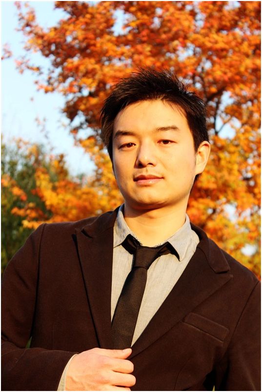 男高音:刘磊林杉,青年男高音歌唱家,毕业于中国音乐学院,现就职于中国