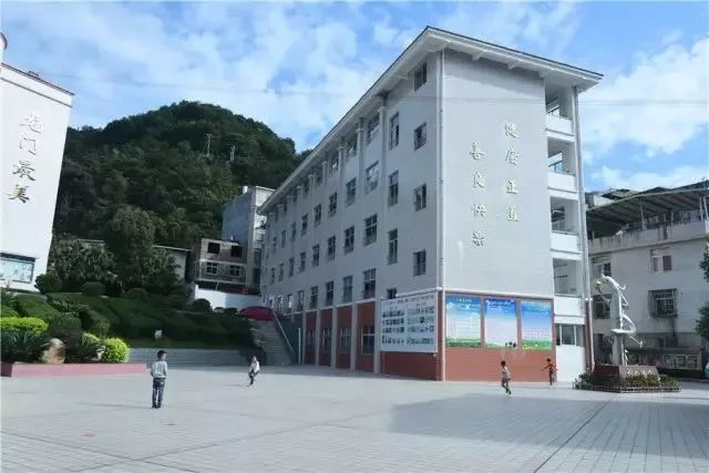 安溪龙门中心小学图片