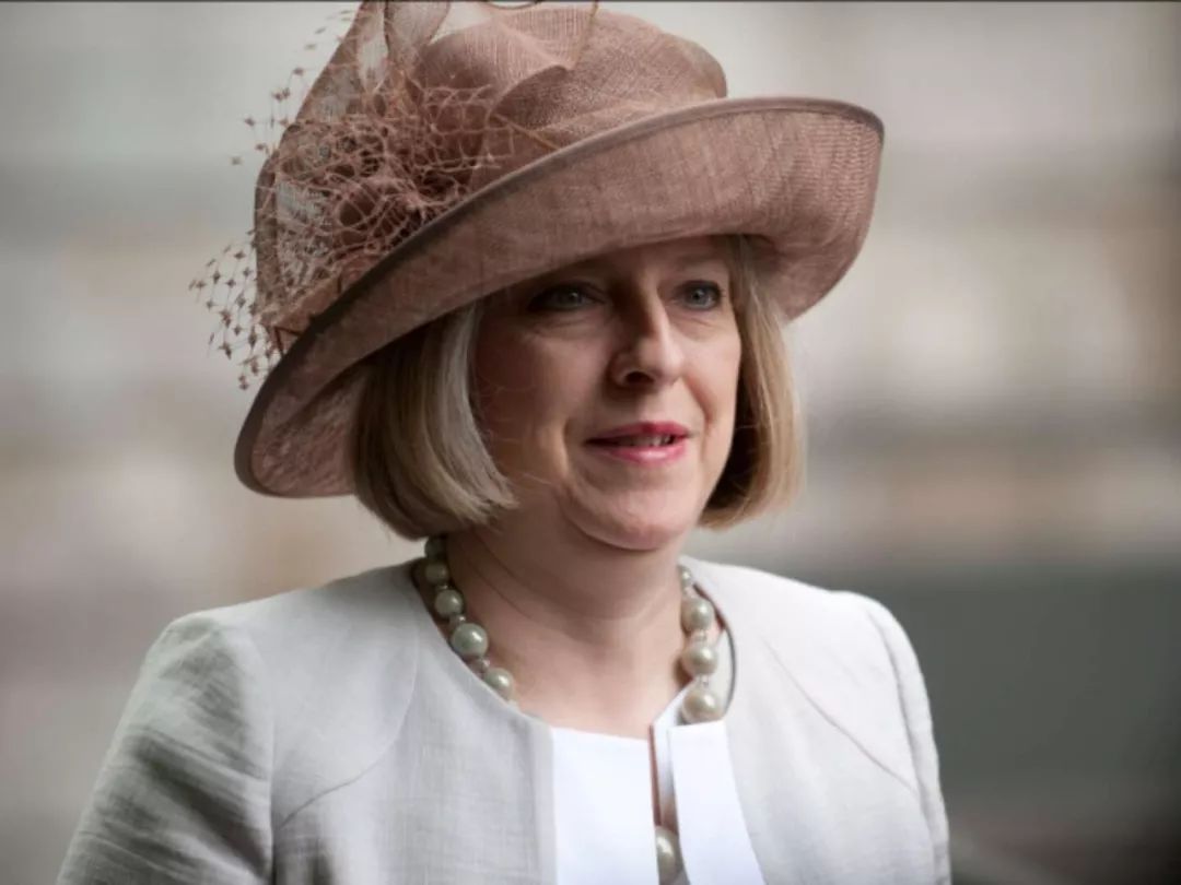 英首相梅姨的时尚密码她首先是个爱美的女人其次才是女政客