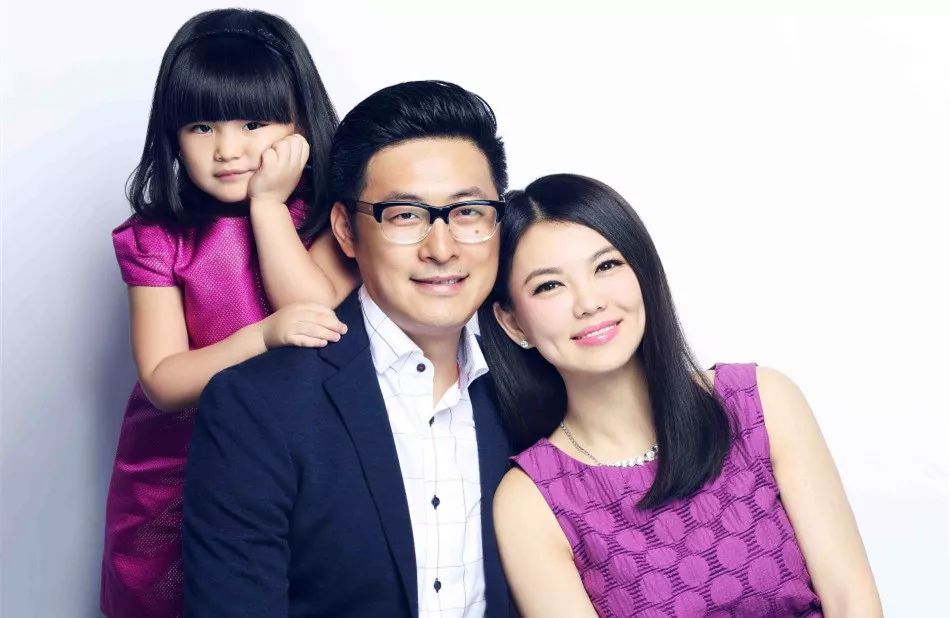 5的电影作品来看,家庭经济的主要收入还是来源于李湘,甚至是小女儿