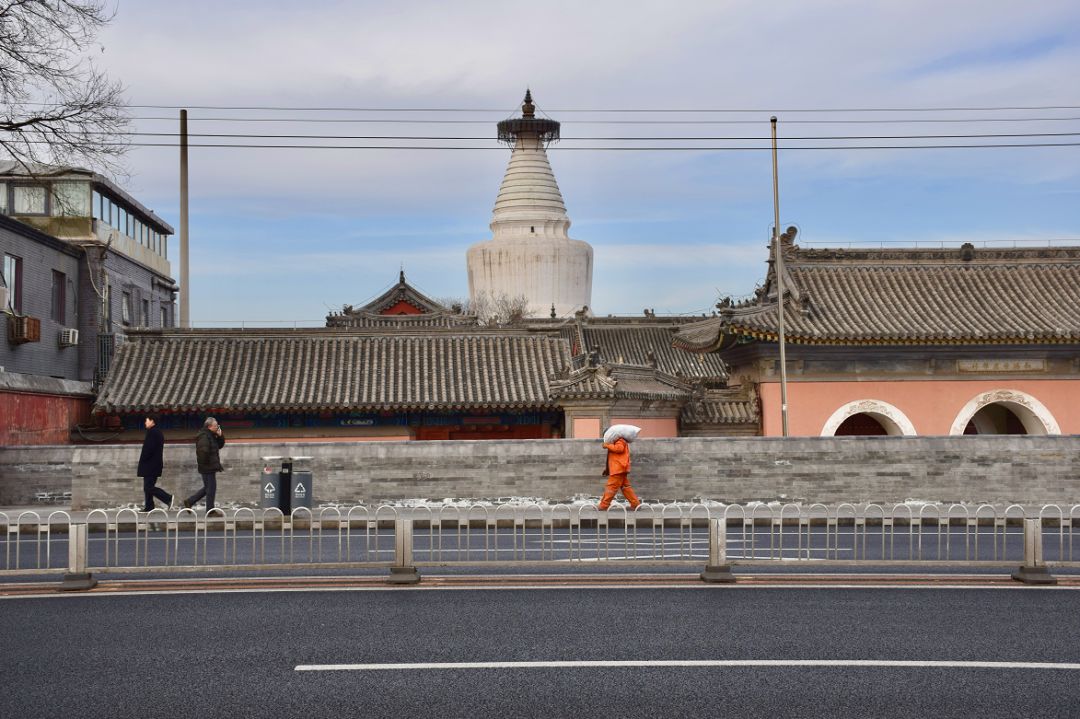 看點:妙應寺白塔,阿尼哥白塔寺交通方式:地鐵2號線阜成門站b口出,步行