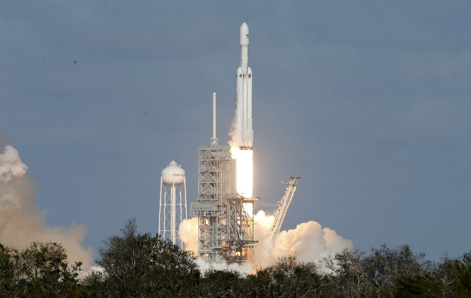 新聞 正文 spacex宣稱獵鷹重型火箭與聯合發射同盟的三角洲四號運載