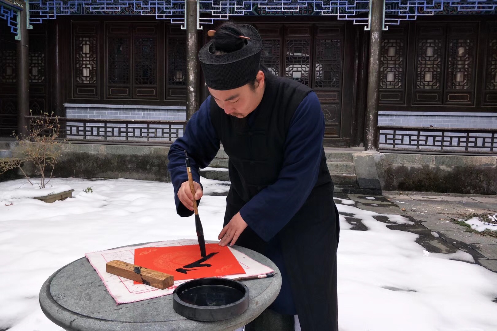 武当道士们送墨宝,狗年送福,祝愿大家福寿康宁,幸福多多