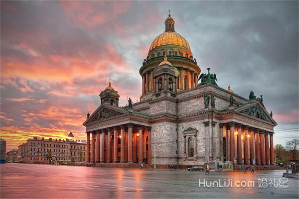 教堂排行_伊尔库茨克最漂亮的教堂,在俄罗斯排名第三,屋内金碧辉煌